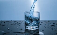 eau dans un verre