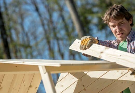 construction d'une cabane en famille